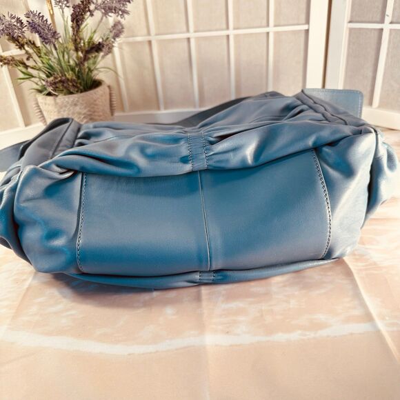 Donald Pliner Shoulder Bag - Picture 12 of 12